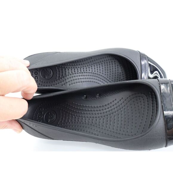 CROCS Women's Cap Toe Ballet Flats Size 7 Black Rubber Slip On Rubber Light Shoe - Picture 9 of 10